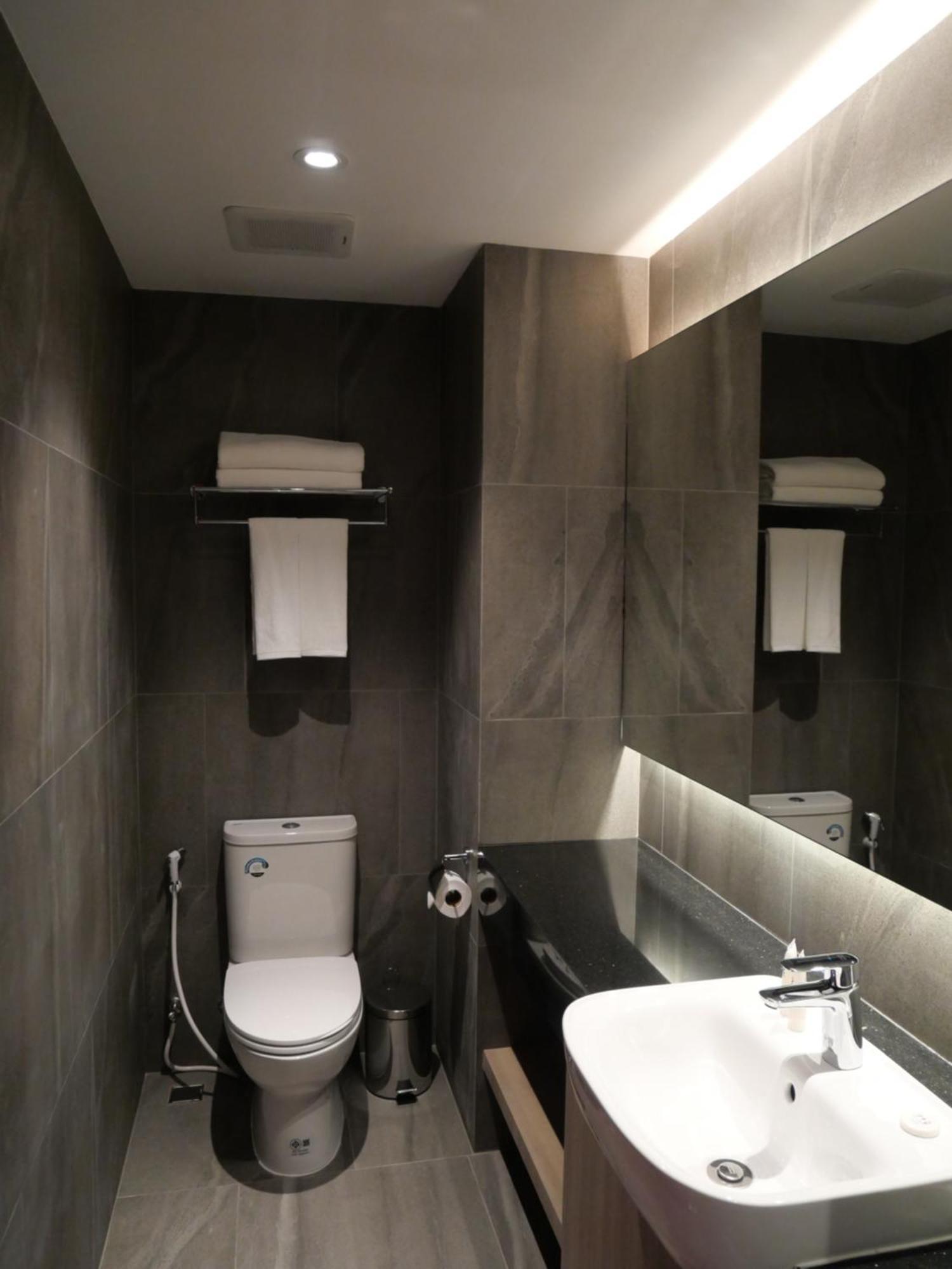 T2 The Portal Sukhumvit Hotel Bangkok Exterior photo