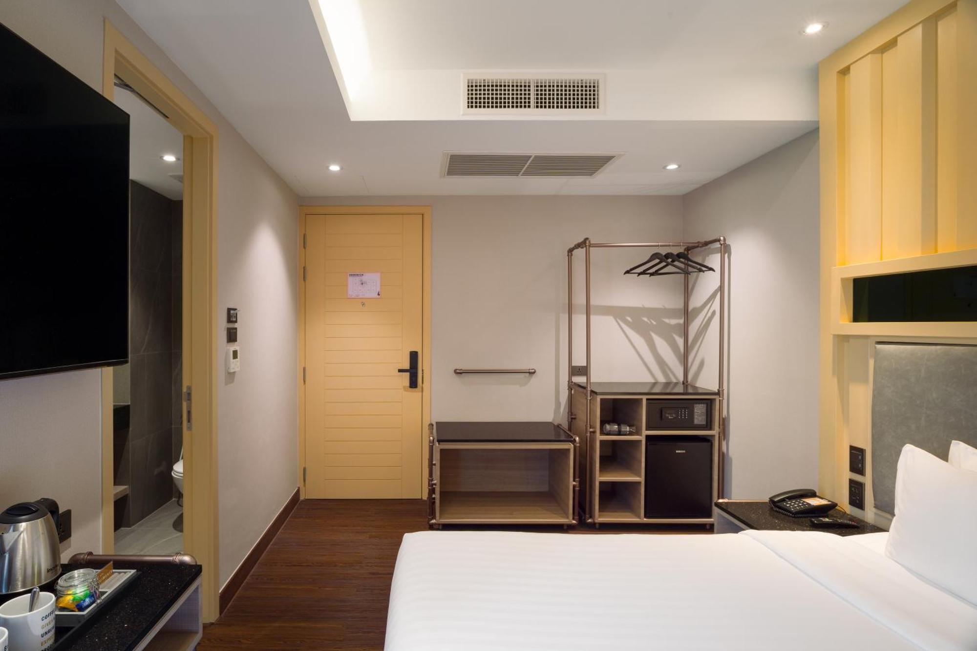 T2 The Portal Sukhumvit Hotel Bangkok Exterior photo