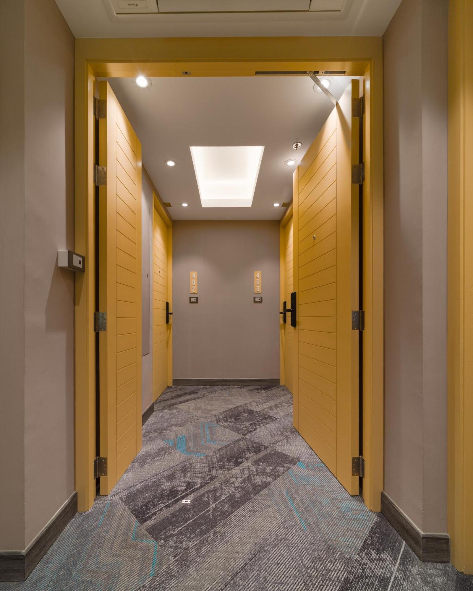 T2 The Portal Sukhumvit Hotel Bangkok Exterior photo